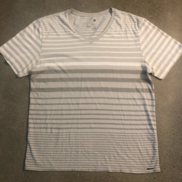 Men’s (3) three shirt bundle On the Byas Large - Picture 5 of 5